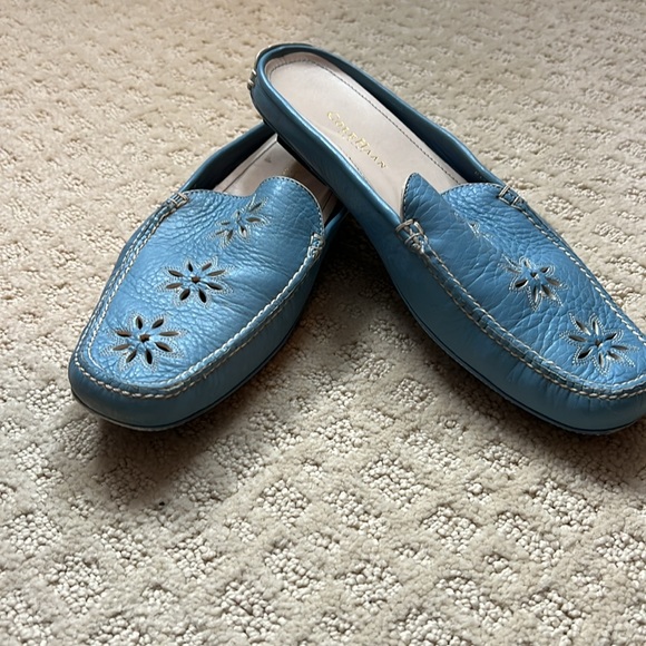 Cole Haan driving moccasin leather slides. Cutaway detail. - Picture 5 of 5